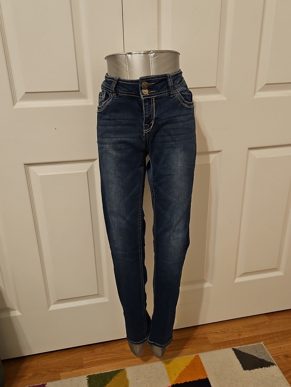 Wallflower Size 11 Dark Blue Women's Skinny Jeans